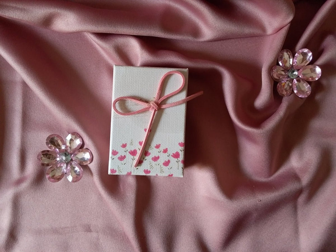Educational Insights into Choosing Ideal Gifts for Daughter from Dad - Ever Trendy Essentials
