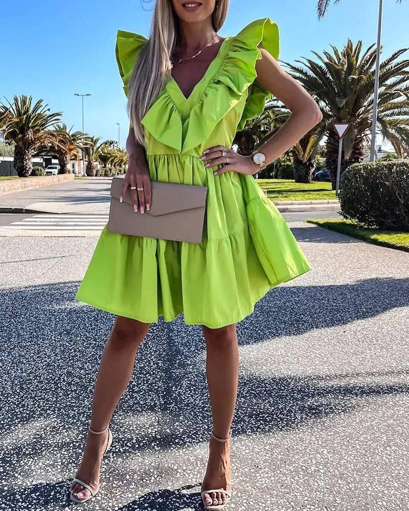 Ruffle Hem Green Spring Dress – Backless V-Neck Style