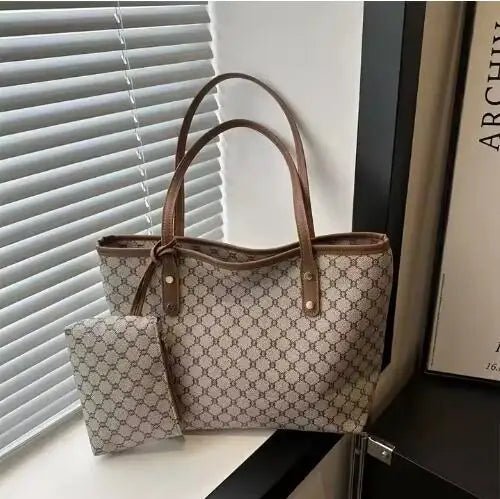 New Simple Fashion Large Capacity Niche Bag | Women's New Trend Delicate Comfortable Hand Bill Shoulder Bag - Ever Trendy Essentials
